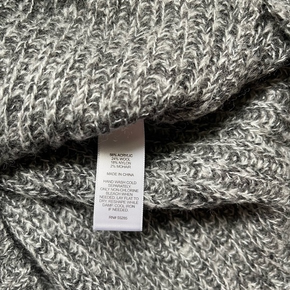 Express Dark Gray Marled Knit Turtleneck Tunic Sweater Medium Women’s - Picture 9 of 10